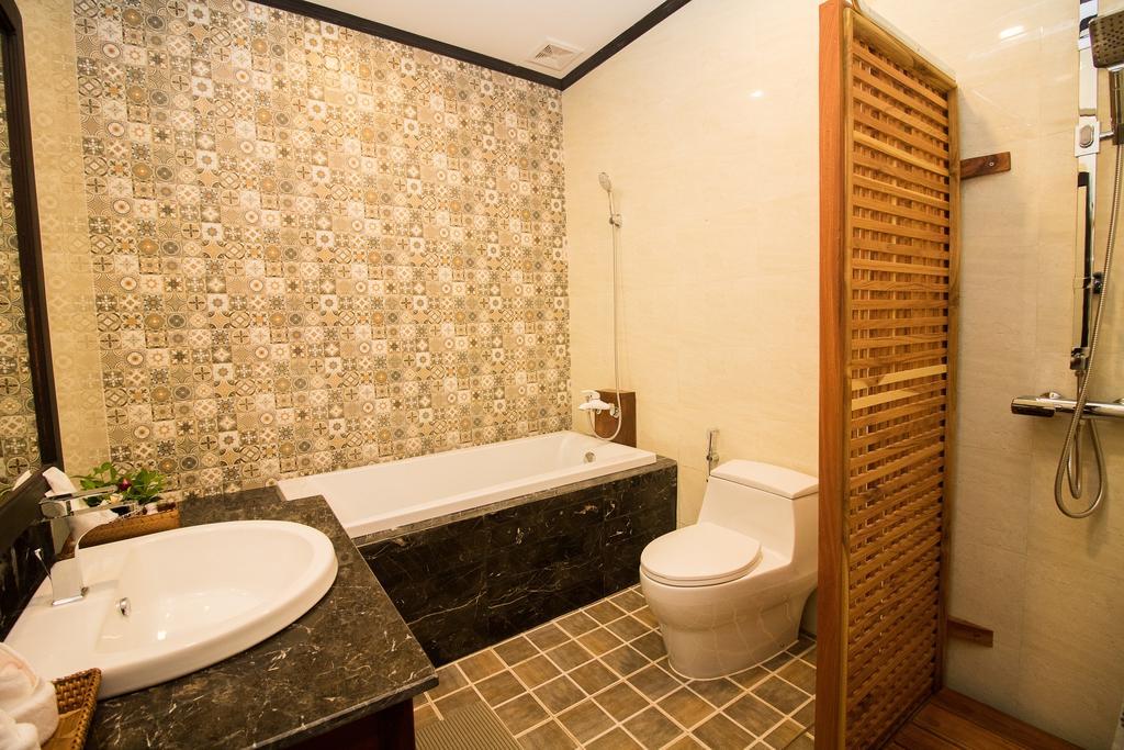 Royal peacock Boutique Hotel Luang Prabang Extérieur photo